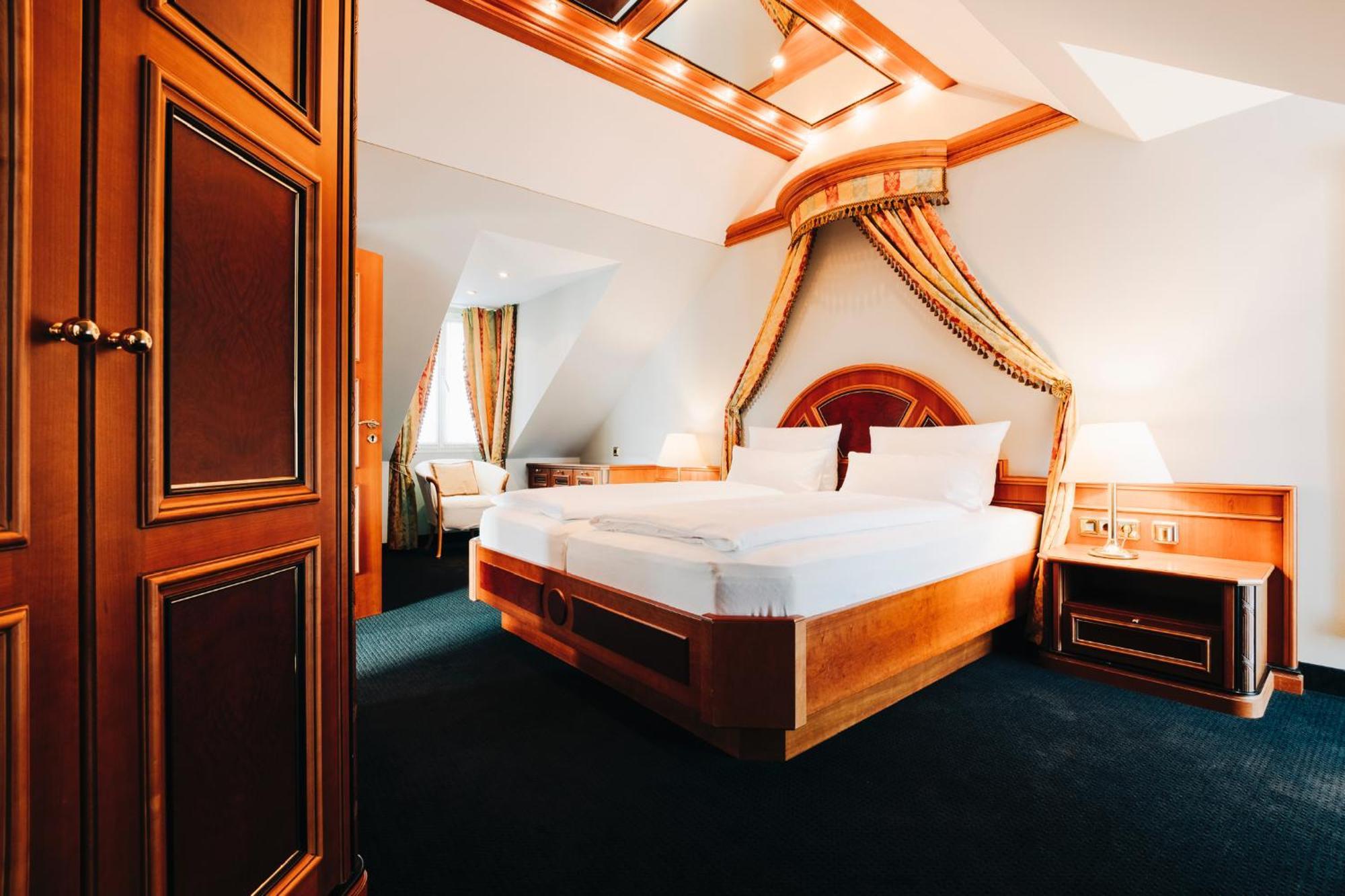 Hotel V Evert - Am Congress Centrum 4*